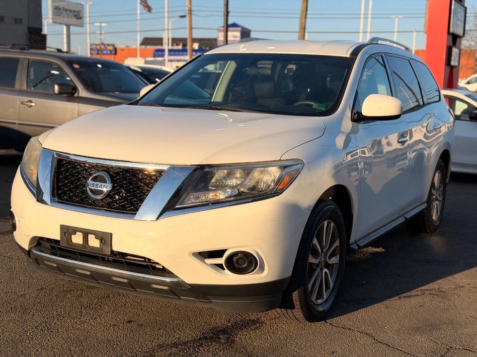 2015 Nissan Pathfinder 4th Gen - Image 3 of 14