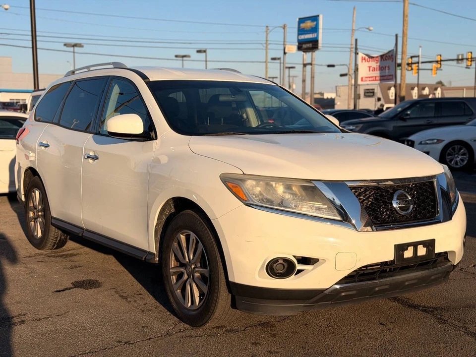 2015 Nissan Pathfinder 4th Gen - Image 4 of 14