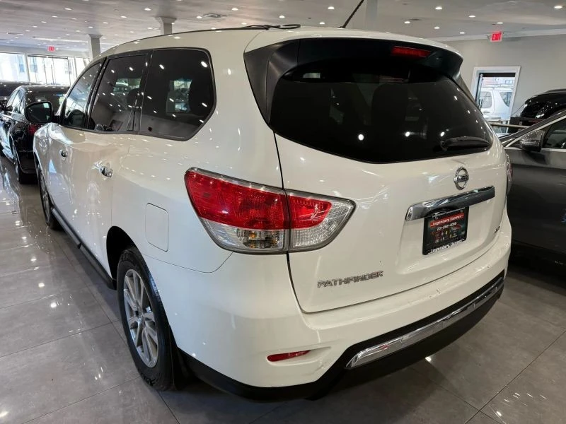2015 Nissan Pathfinder 4th Gen - Image 3 of 12