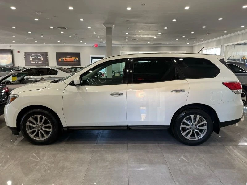 2015 Nissan Pathfinder 4th Gen - Image 2 of 12