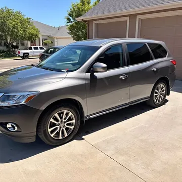 2015 Nissan Pathfinder SE
