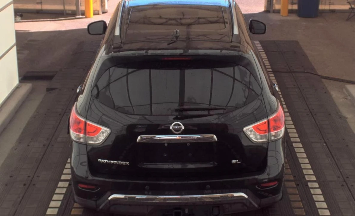 2015 Nissan Pathfinder 4th Gen - Image 5 of 13