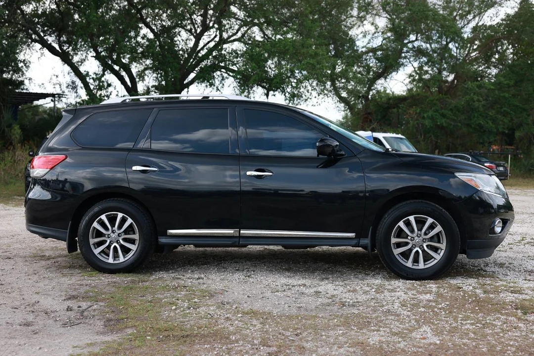 2015 Nissan Pathfinder 4th Gen - Image 13 of 21
