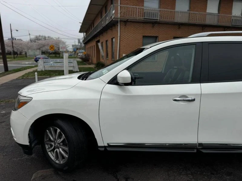 2015 Nissan Pathfinder 4th Gen - Image 6 of 12