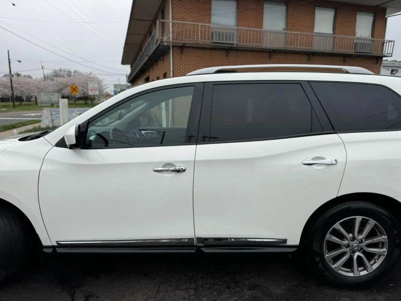 2015 Nissan Pathfinder 4th Gen - Image 7 of 12