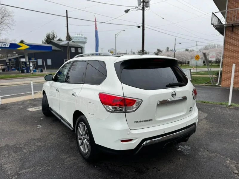 2015 Nissan Pathfinder 4th Gen - Image 10 of 12