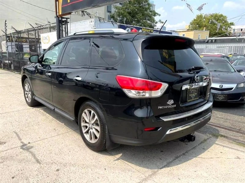 2015 Nissan Pathfinder 4th Gen - Image 3 of 12