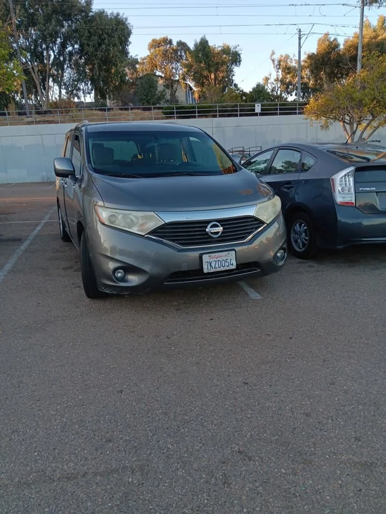 2015 Nissan Quest - Image 2 of 2