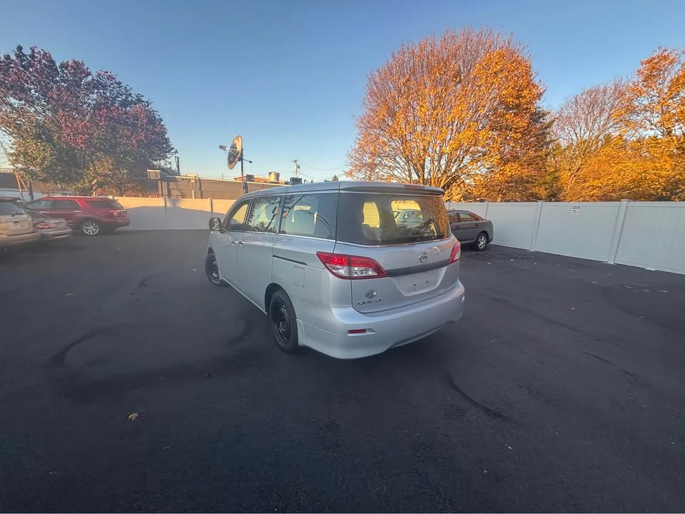 2015 Nissan Quest - Image 4 of 7