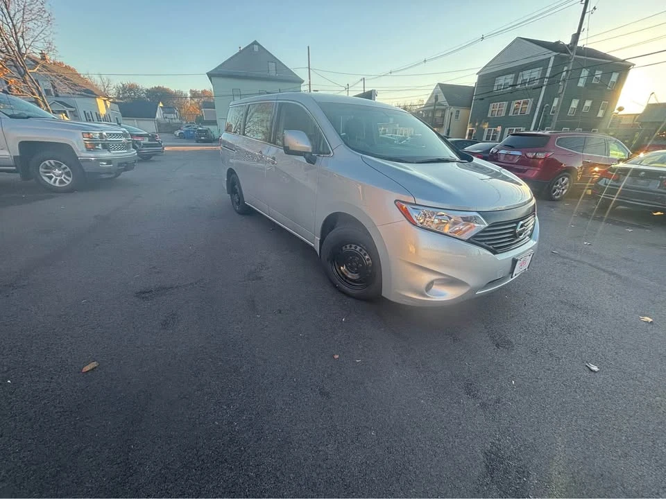 2015 Nissan Quest - Image 2 of 7