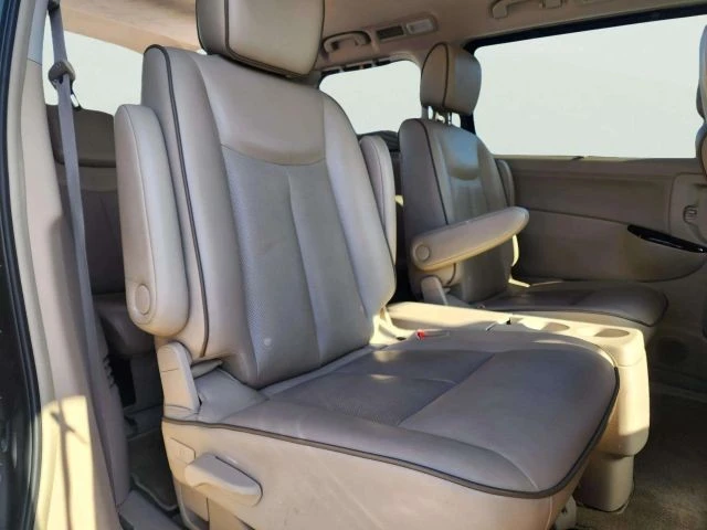 2015 Nissan Quest - Image 15 of 21