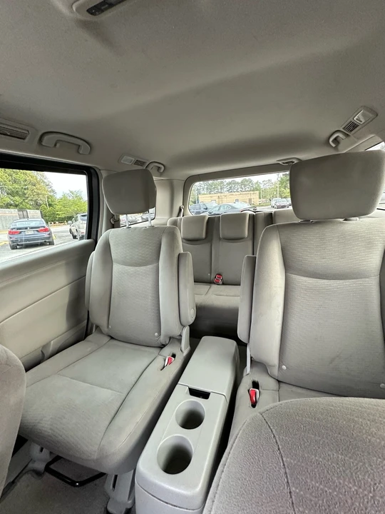 2015 Nissan Quest - Image 16 of 19