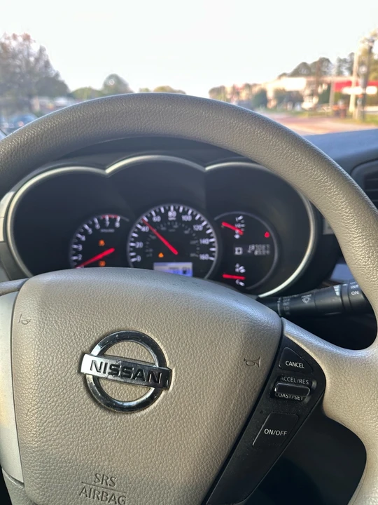 2015 Nissan Quest - Image 14 of 19