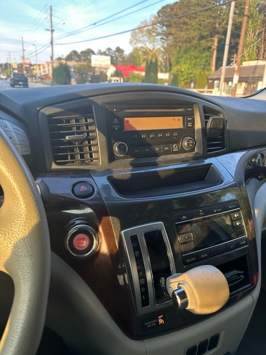 2015 Nissan Quest - Image 13 of 19
