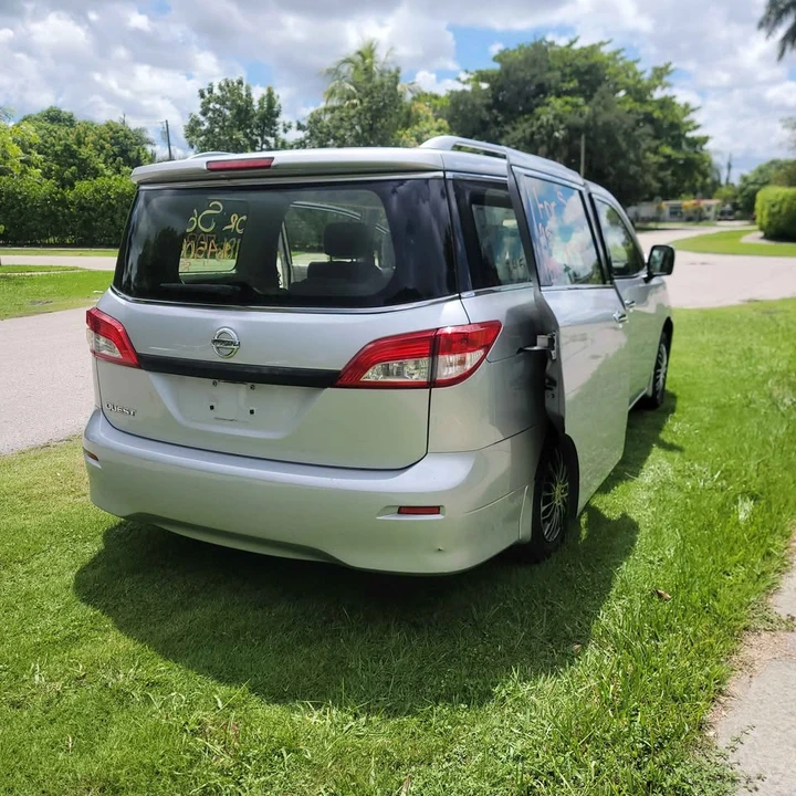 2015 Nissan Quest - Image 3 of 6