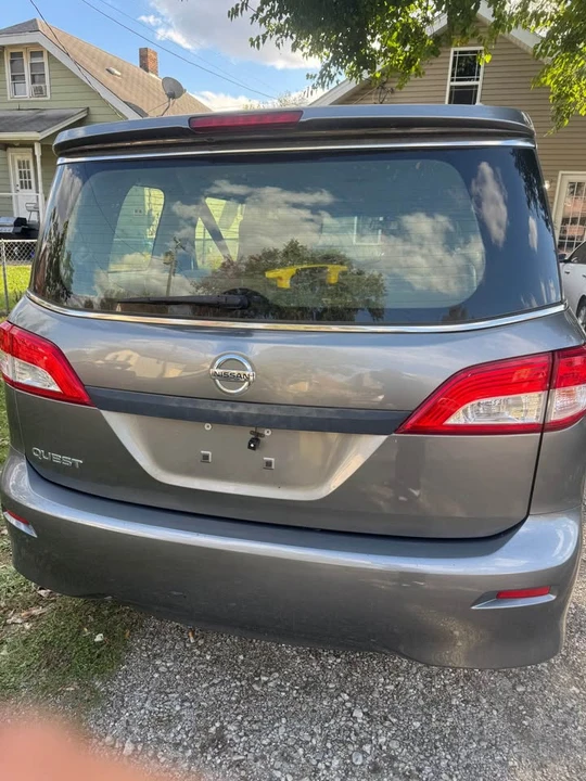 2015 Nissan Quest - Image 7 of 10