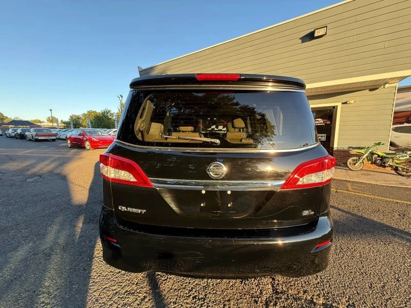 2015 Nissan Quest - Image 5 of 12