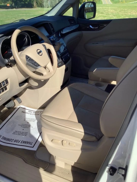 2015 Nissan Quest - Image 5 of 8