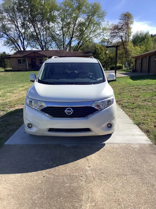 2015 Nissan Quest - Image 2 of 8