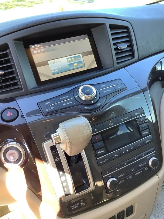 2015 Nissan Quest - Image 6 of 8
