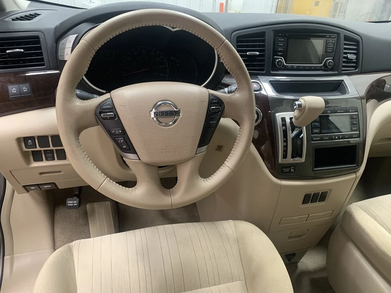 2015 Nissan Quest - Image 8 of 21