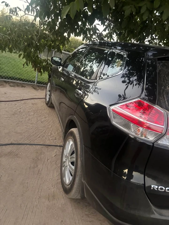 2015 Nissan Rogue - Image 6 of 8