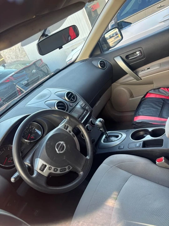 2015 Nissan Rogue - Image 5 of 6