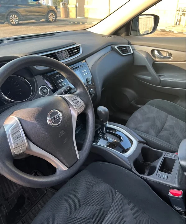 2015 Nissan Rogue - Image 7 of 8