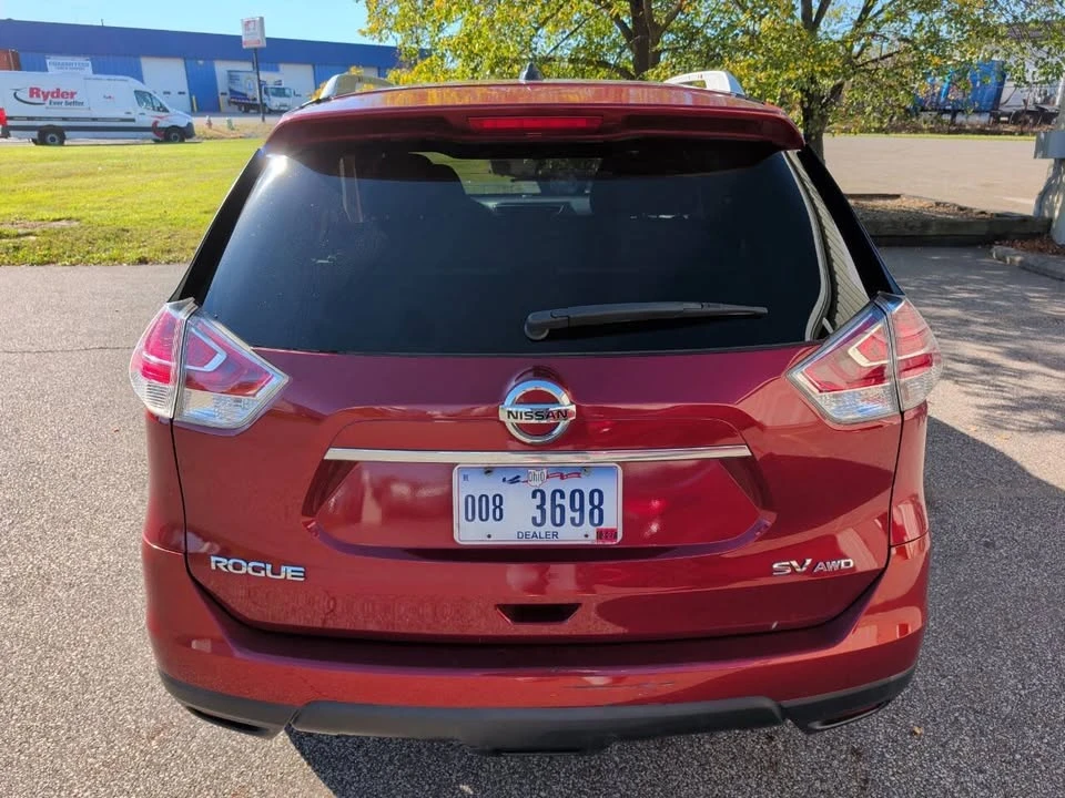 2015 Nissan Rogue - Image 10 of 12