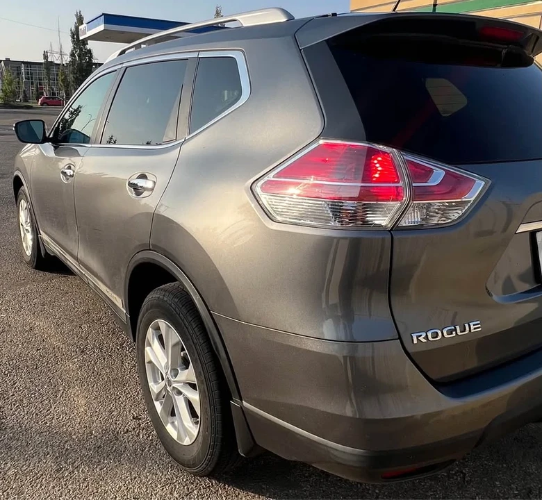 2015 Nissan Rogue - Image 8 of 8