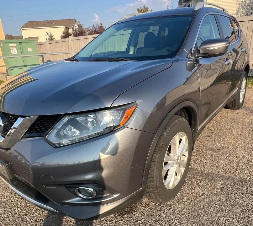 2015 Nissan Rogue - Image 2 of 8