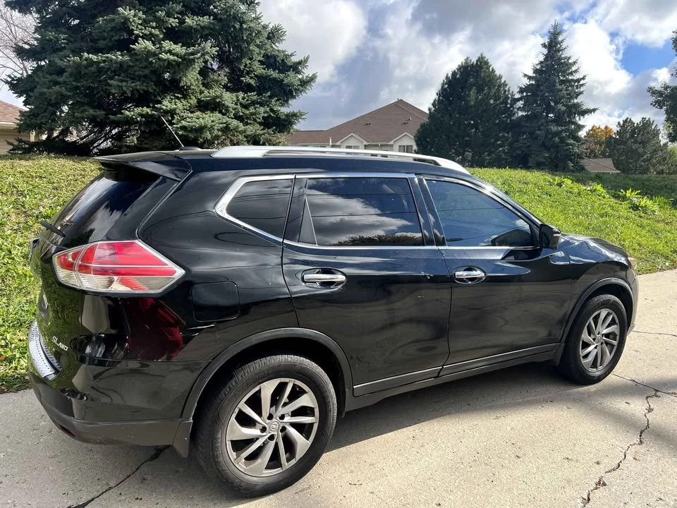 2015 Nissan Rogue - Image 4 of 5