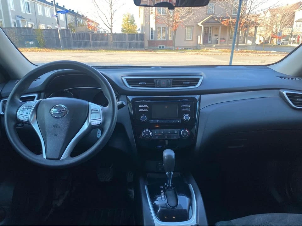 2015 Nissan Rogue - Image 8 of 9