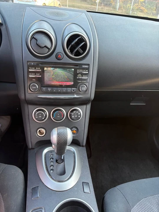 2015 Nissan Rogue - Image 9 of 10