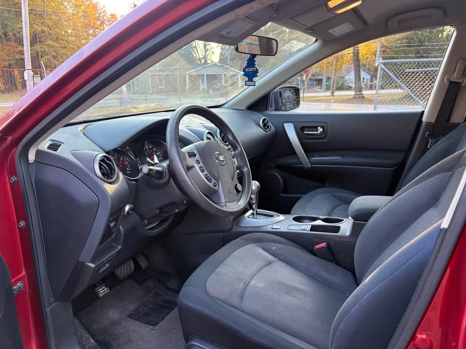 2015 Nissan Rogue - Image 7 of 10