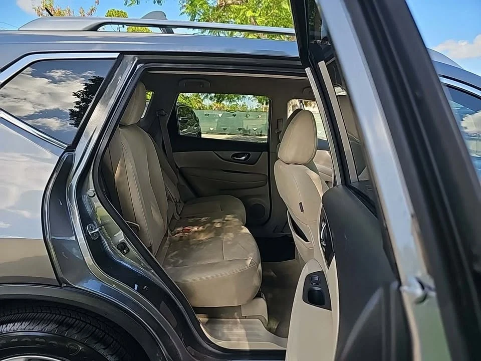 2015 Nissan Rogue - Image 9 of 12