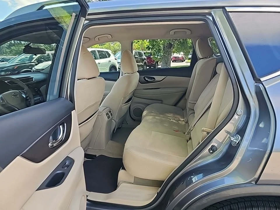 2015 Nissan Rogue - Image 6 of 12