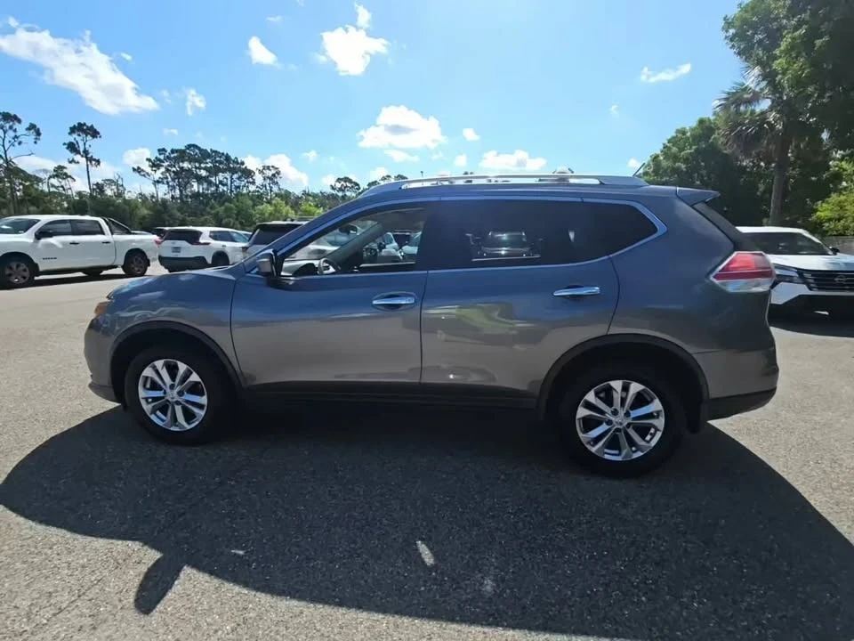 2015 Nissan Rogue - Image 10 of 12