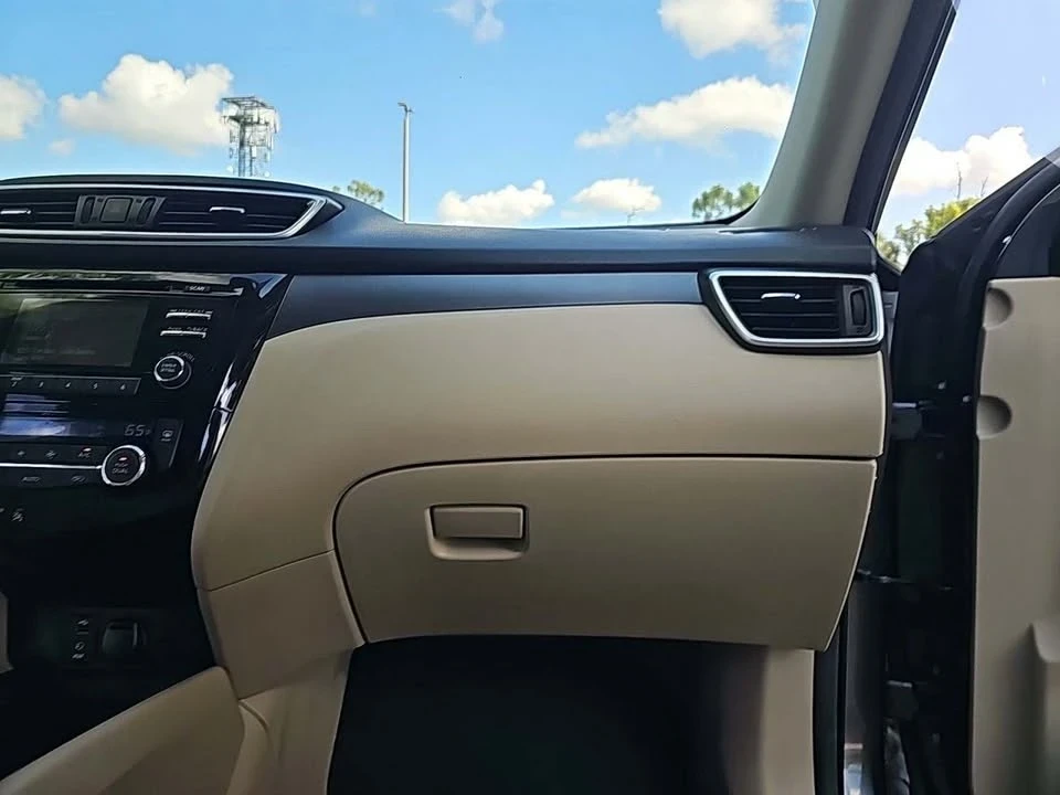 2015 Nissan Rogue - Image 5 of 12