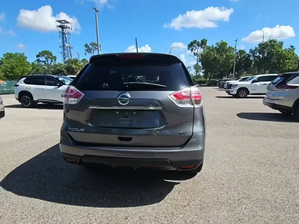 2015 Nissan Rogue - Image 11 of 12
