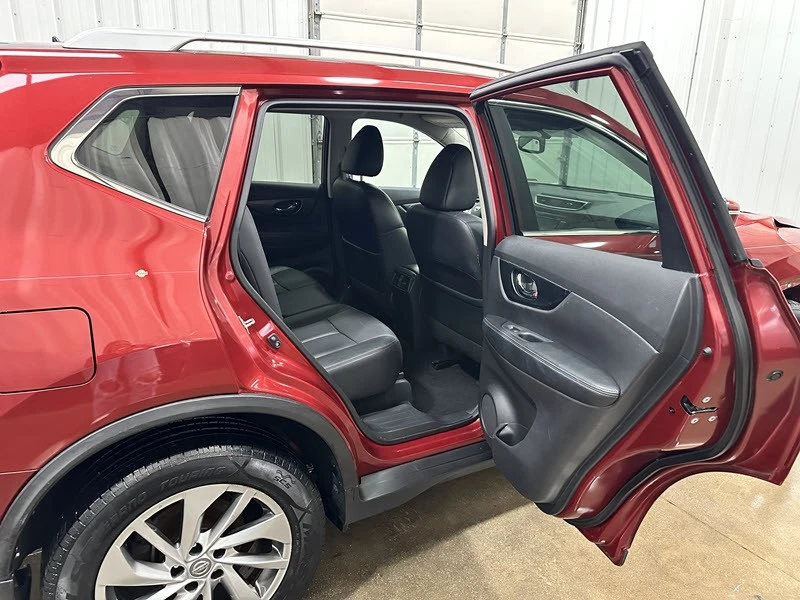 2015 Nissan Rogue - Image 14 of 21
