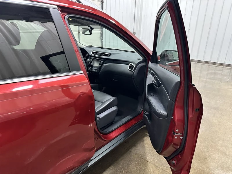 2015 Nissan Rogue - Image 16 of 21