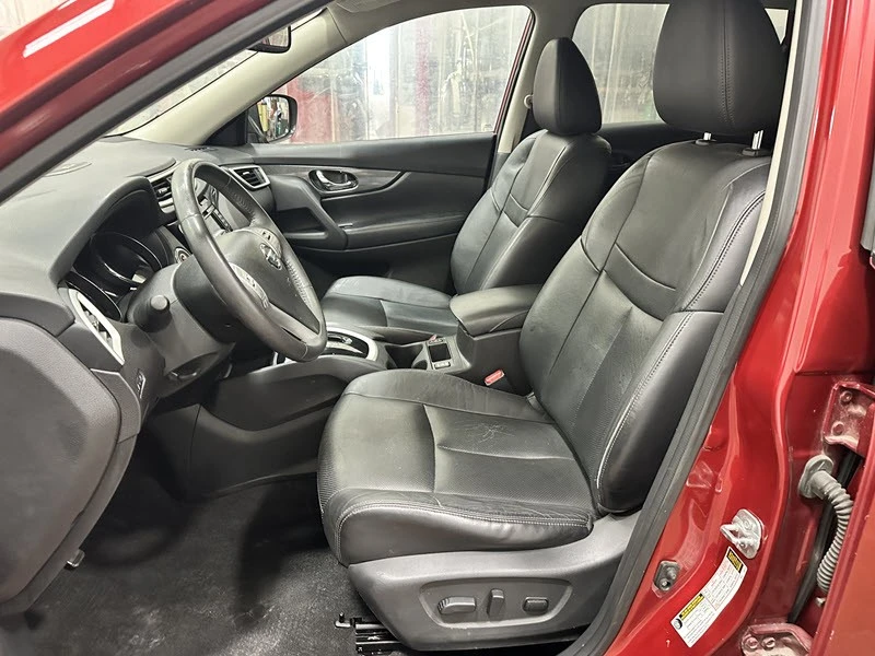 2015 Nissan Rogue - Image 10 of 21