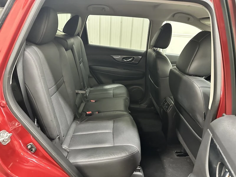 2015 Nissan Rogue - Image 15 of 21