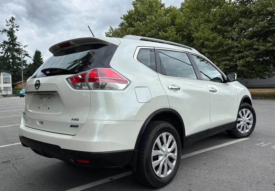 2015 Nissan Rogue - Image 3 of 17
