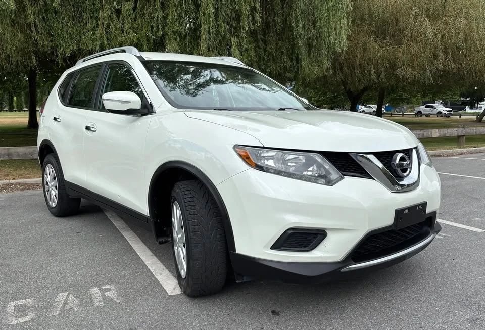 2015 Nissan Rogue - Image 2 of 17