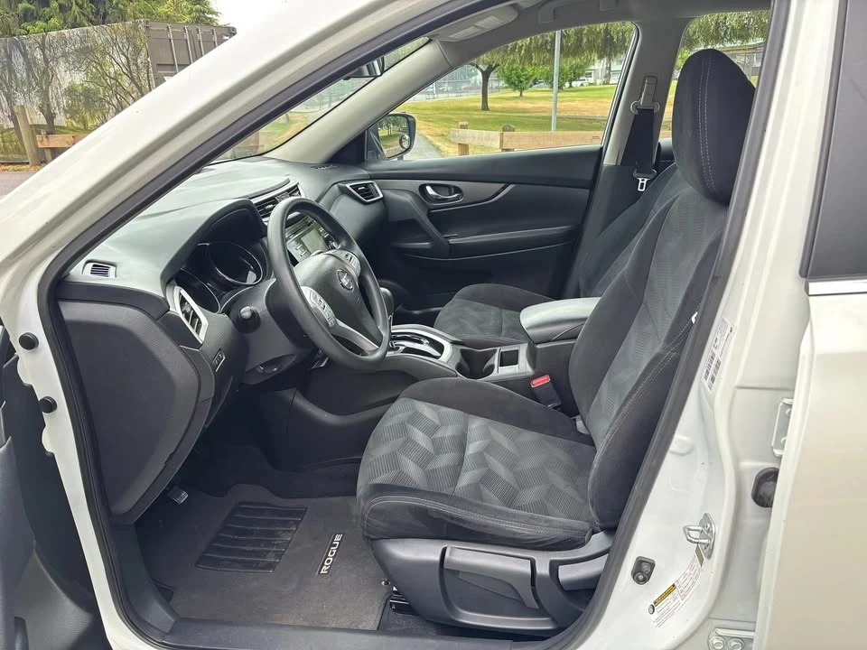 2015 Nissan Rogue - Image 7 of 17