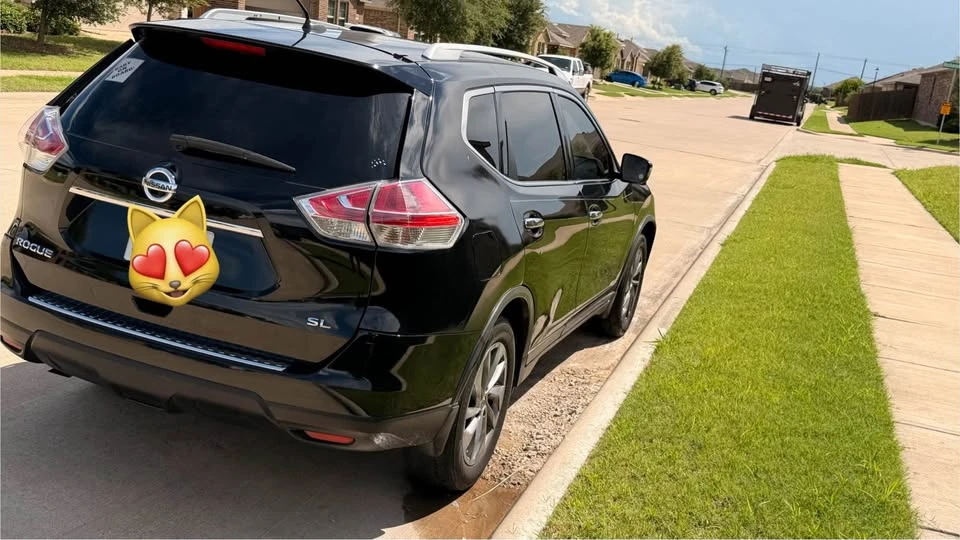 2015 Nissan Rogue - Image 2 of 15