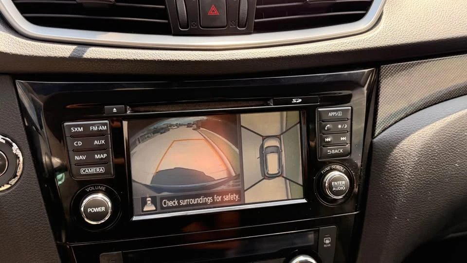 2015 Nissan Rogue - Image 11 of 15