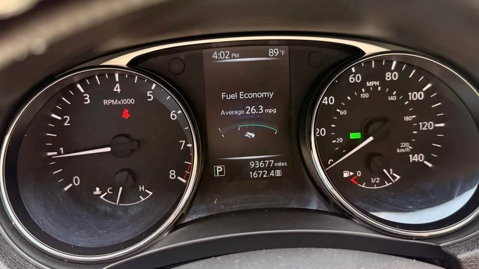2015 Nissan Rogue - Image 10 of 15